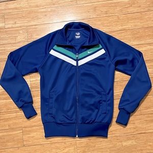 Nike women’s track suit size small